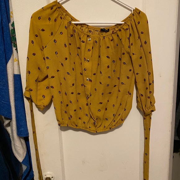 Clothes - Picture 6 of 16
